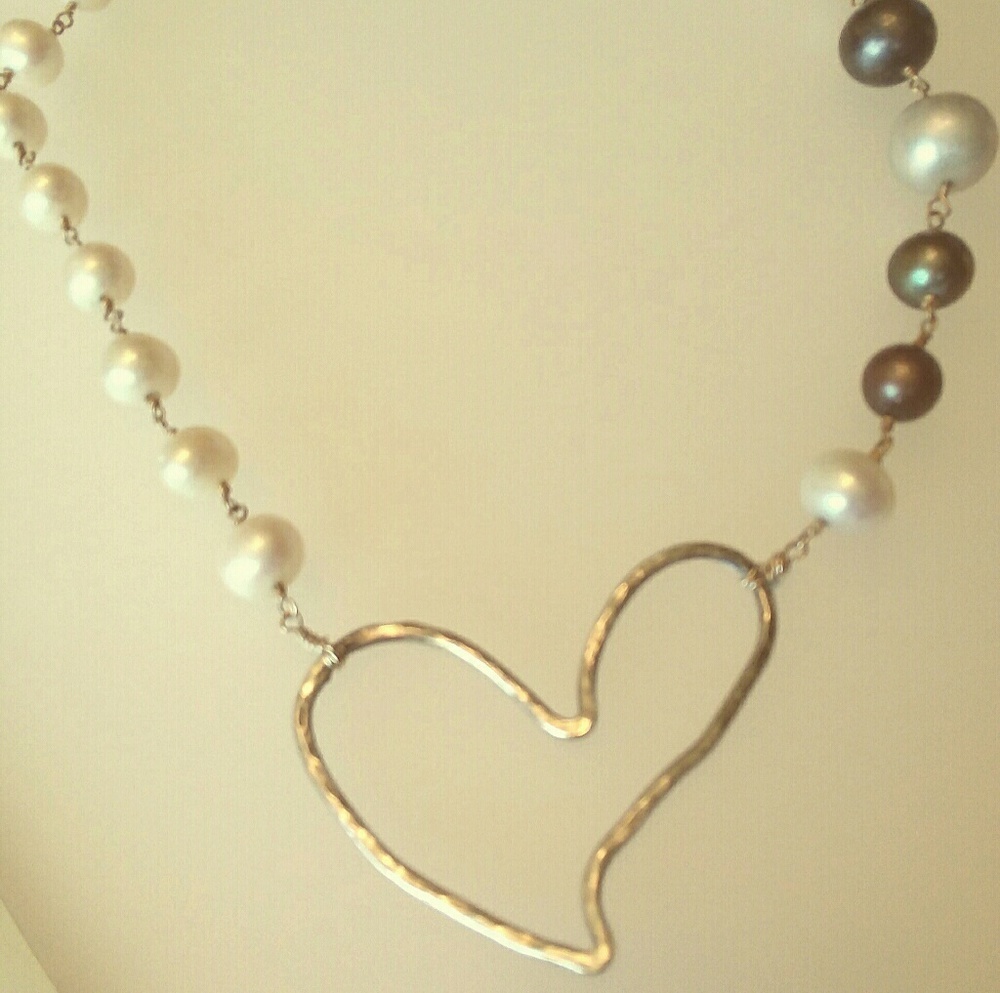 New.  Pearls and Heart Necklace Design by Ch Lovin
